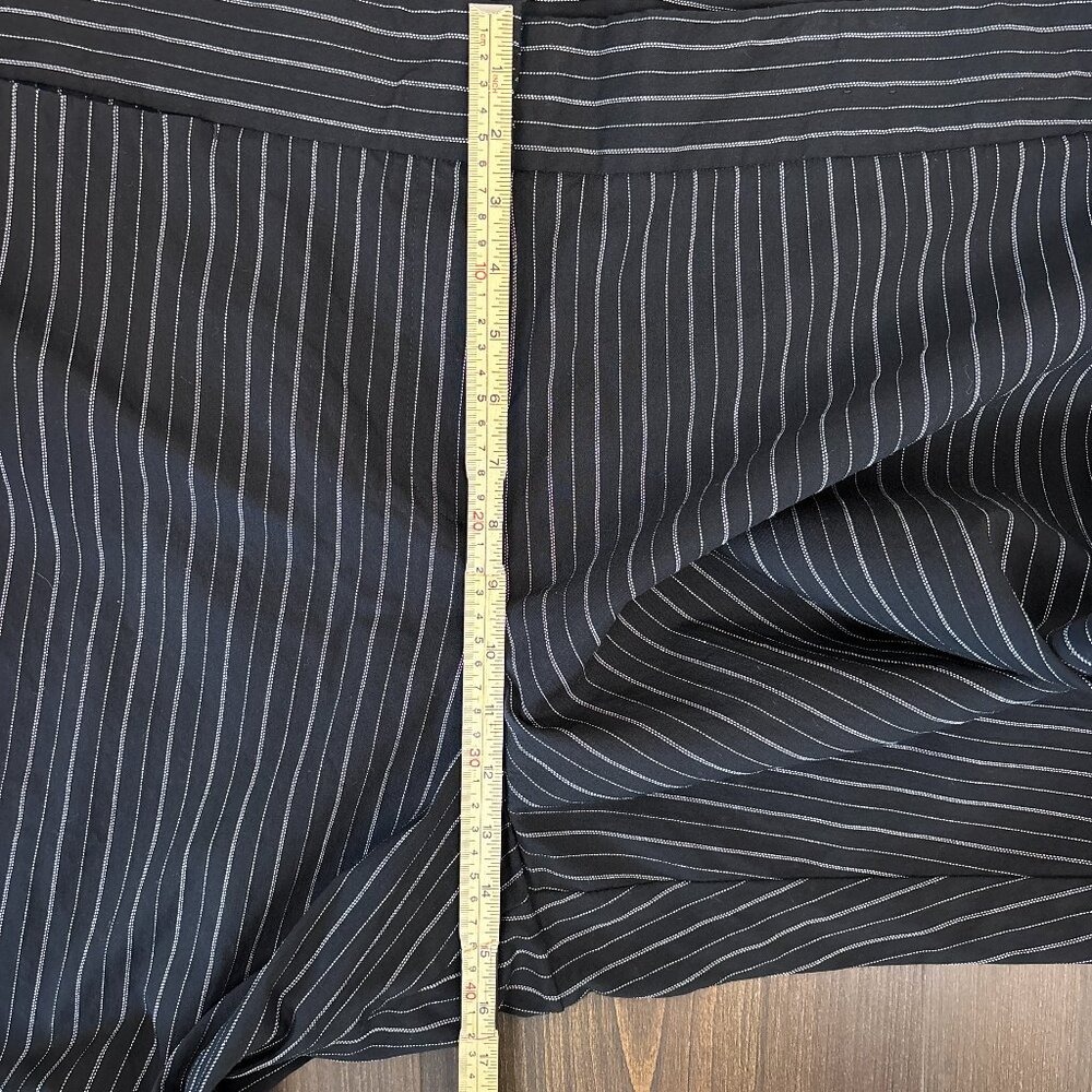 Lane Bryant Black & White Pinstripe Cropped Dress Pants Size 28 - Picture 10 of 11